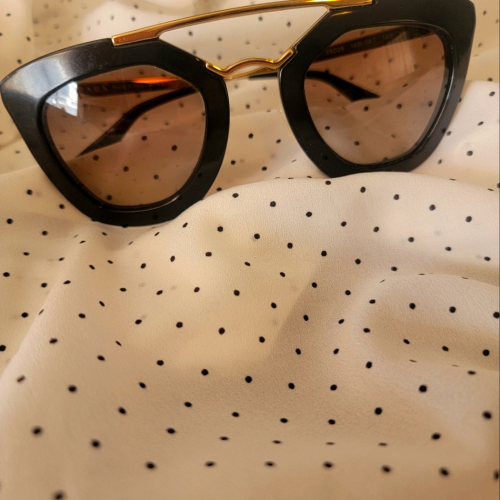 Prada,49 eyesize, black, gold